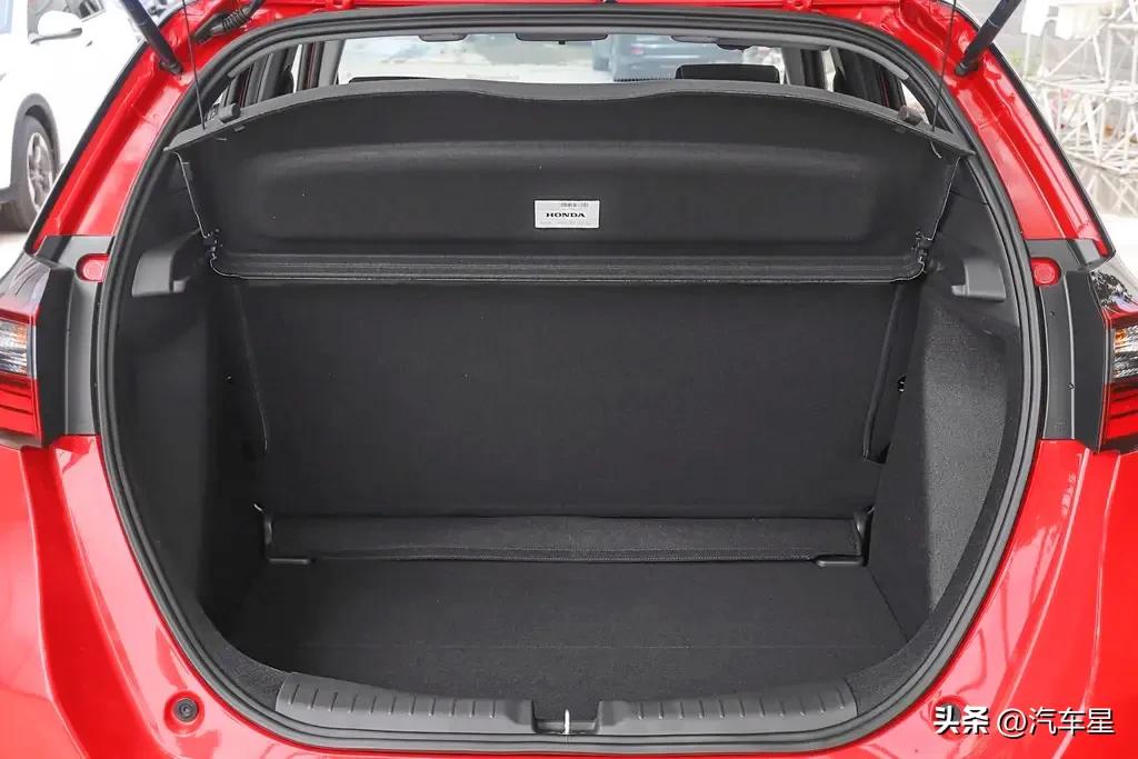 评测2022款本田飞度,本田飞度2022款潮跑版第四代图片