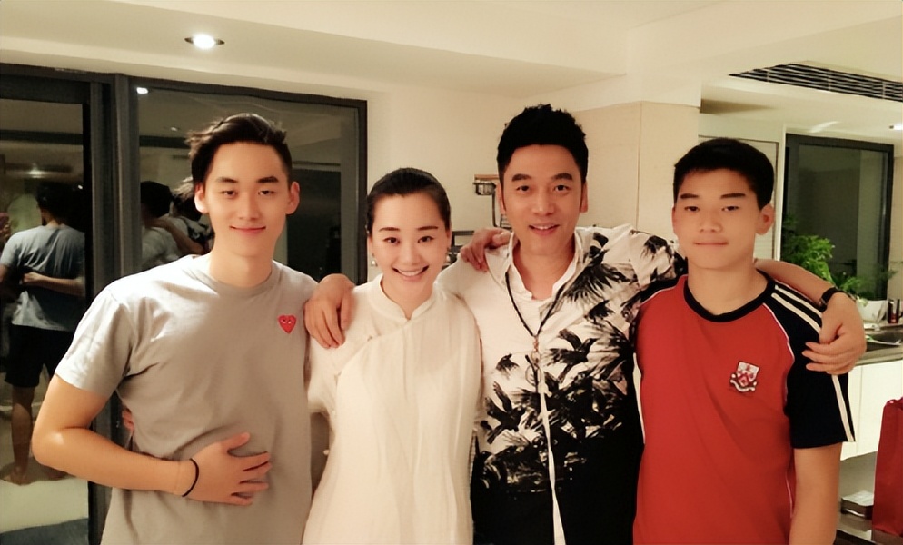 毛宁在90年代在乐坛什么地位,华语乐坛顶流毛宁