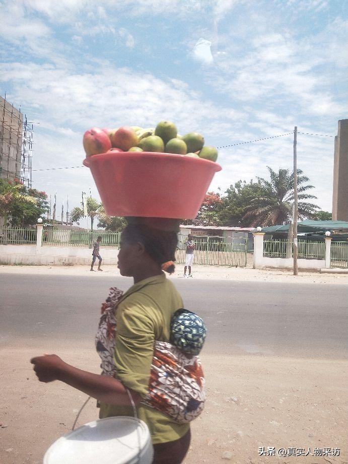 我吉林人,23岁到安哥拉务工,这里女多男少,竟可以娶四五个老婆