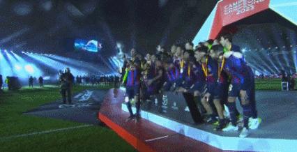 巴萨3-1皇马！西超杯冠军诞生！哈维喜迎红蓝首冠，本泽马难救主