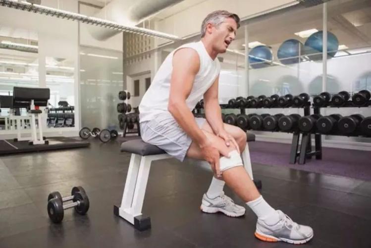 睡觉时突然腿抽筋是缺钙引起的吗,睡觉时腿抽筋不是缺钙那么简单