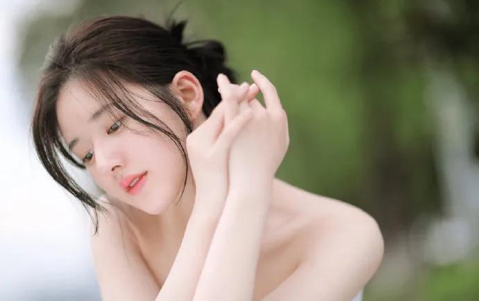 精华液一般多久用一次,精华液几天用一次