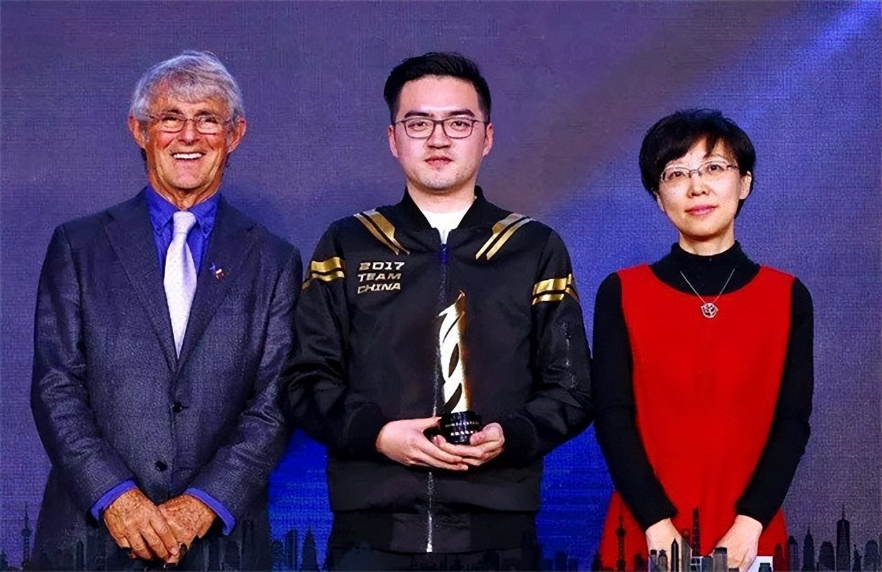 足球女记者李响与米卢,中国采访米卢的女记者