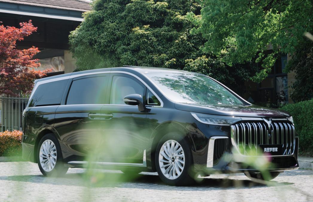 mpv岚图梦想家销量,岚图梦想家电动豪华mpv