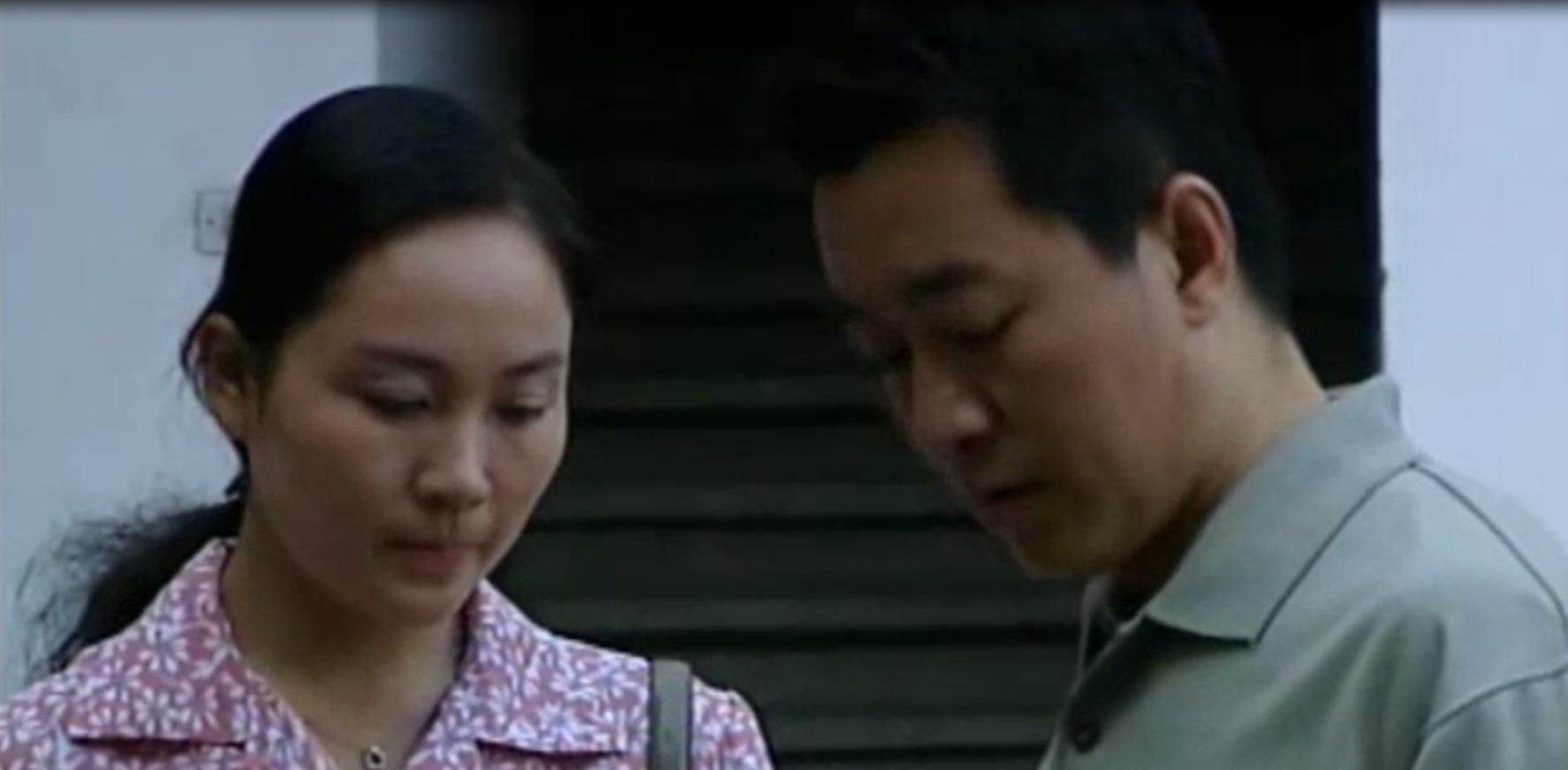 人性与欲望交织的*理片伦**，丈夫抛弃糟糠之妻，结局让他后悔万分