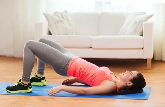 臀桥怎样做有翘臀效果,臀桥练腹肌吗