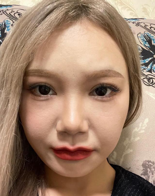 五官显老的女人怎么变年轻,什么样的女人容易显老