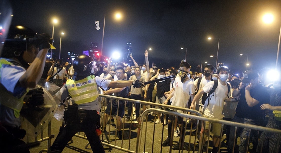 香港社工界沦黑暴保护伞！违法仍可注册不用停牌，当局须拨乱反正