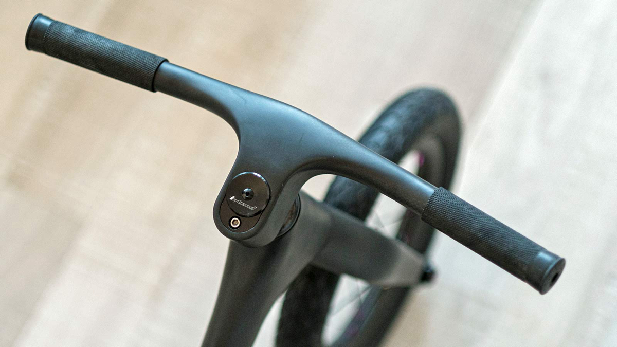 碳纤维平衡车配色,入门级竞技平衡车