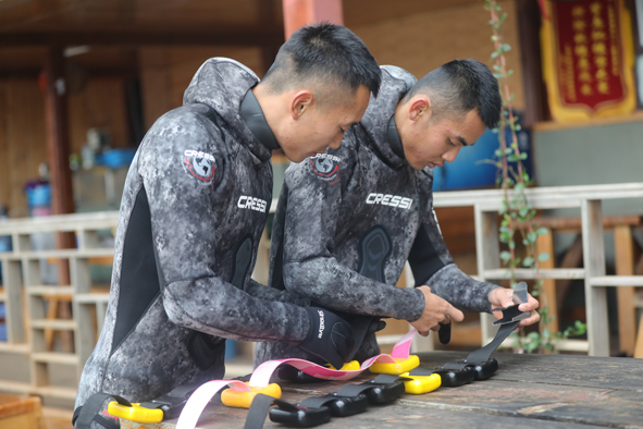 勇立潮头，他们是*破爆**专业的全能战士