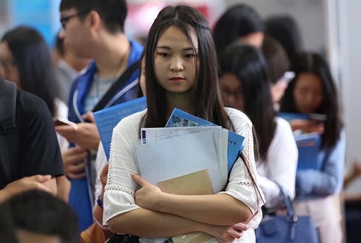 官方回应留学生不当言论,教育部不承认的留学生学历新闻