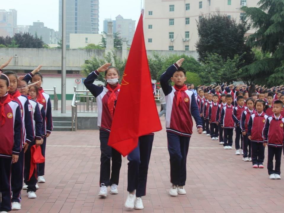 学习二十大，争做好队员|富平县各级少先队组织开展少先队员入队仪式暨庆“六一”文艺汇演主题活动