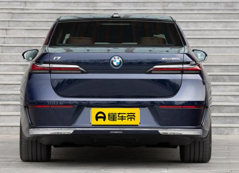 宝马i750低配豪华驾驶测评,宝马i7m70