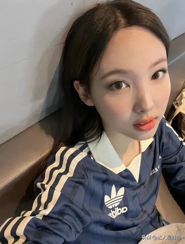 世界杯结束了，足球穿搭火了！欧阳娜娜、Jennie、Bella集体撞衫