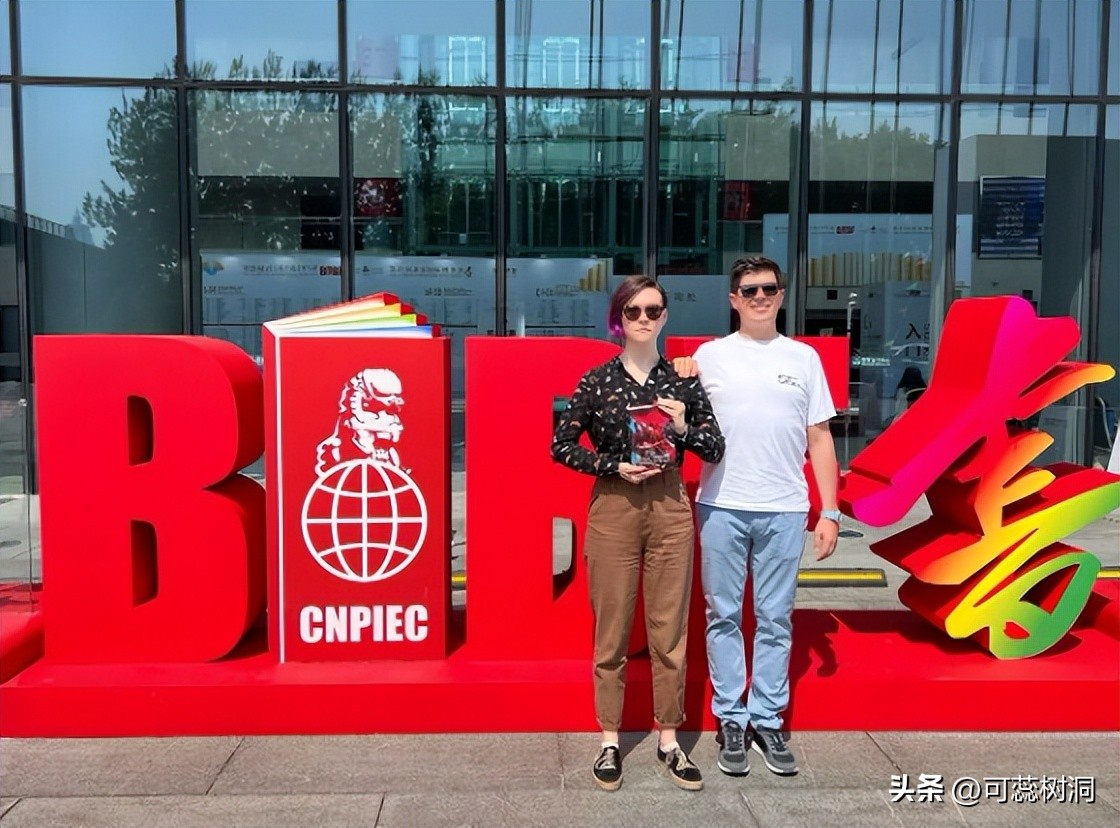 这波文化输出太成功，中国网文在海外受追捧，1.5亿读者遍布全球