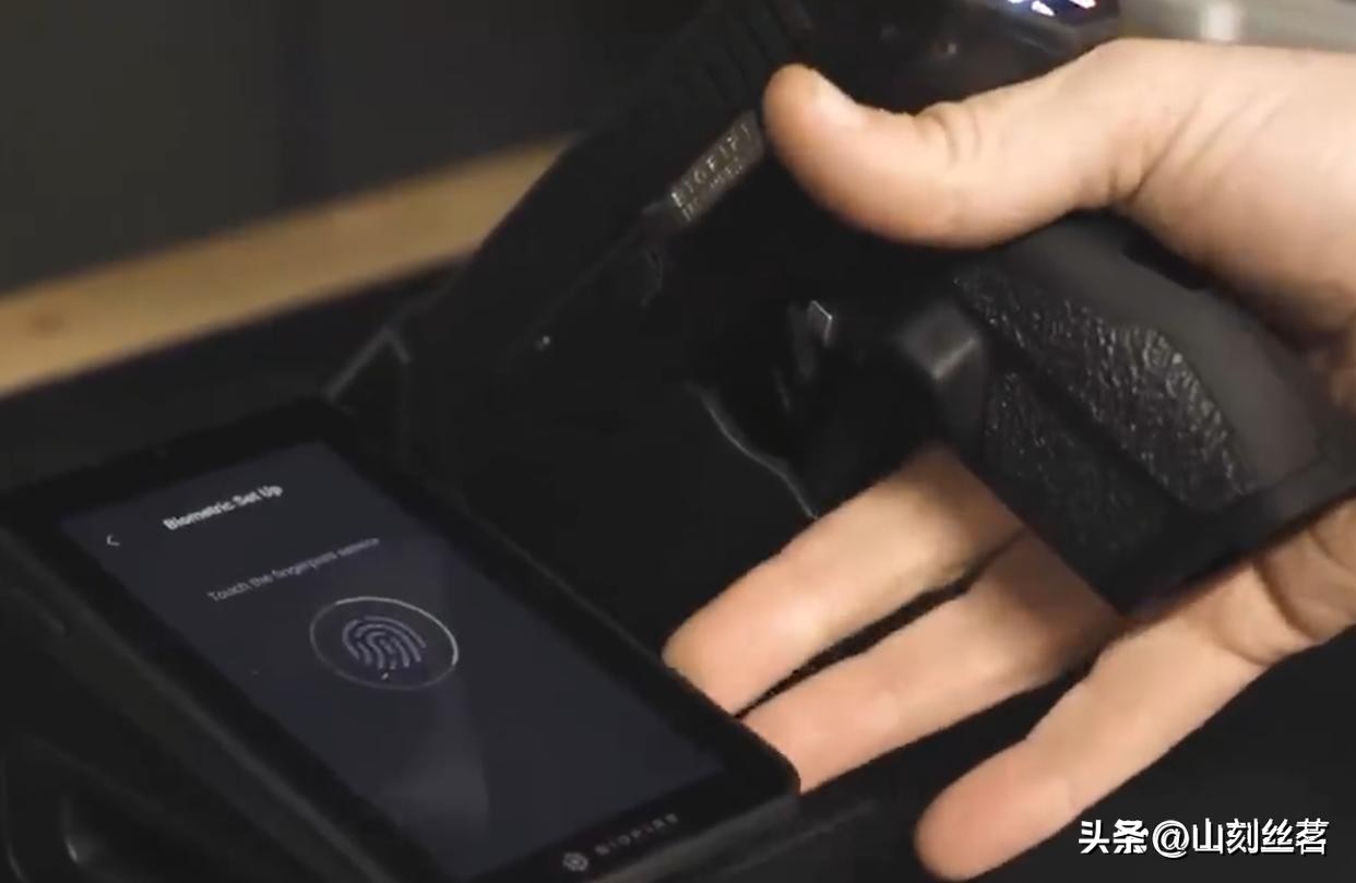 iphone最新折叠手枪,苹果手机手枪全新