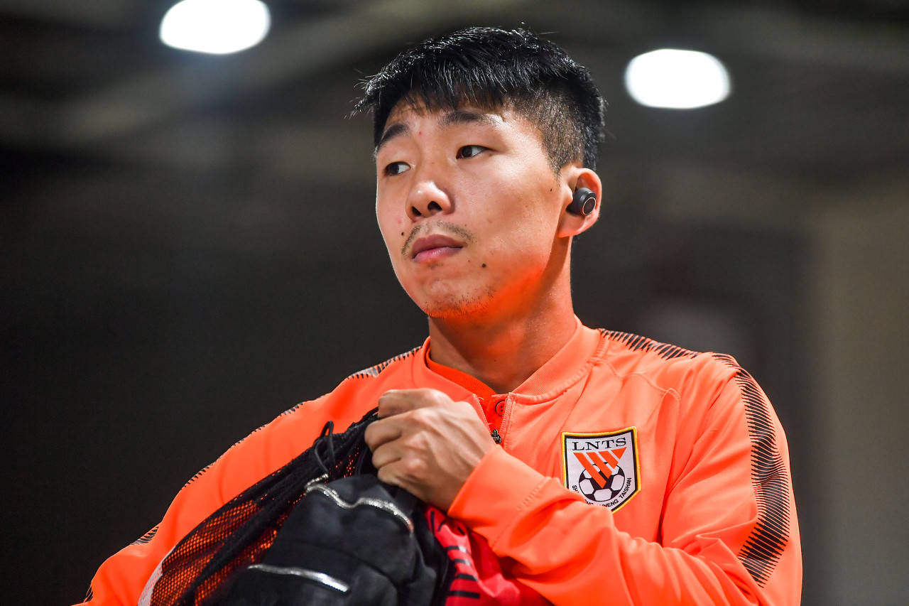 足坛反赌横扫山东泰山，主帅失联，第一个被带走的外援出现