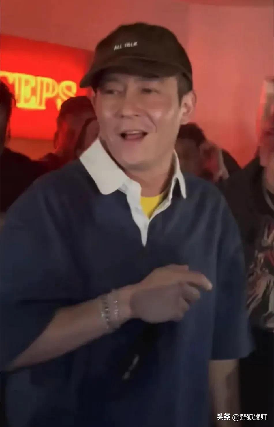 陈冠希近期照片曝光,陈冠希照片街头采访