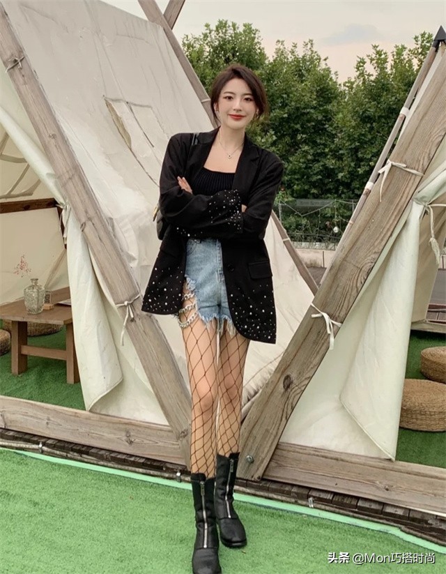 为什么你一穿“*袜丝**”就土气？2种款式、3种搭配方式，教你变时髦
