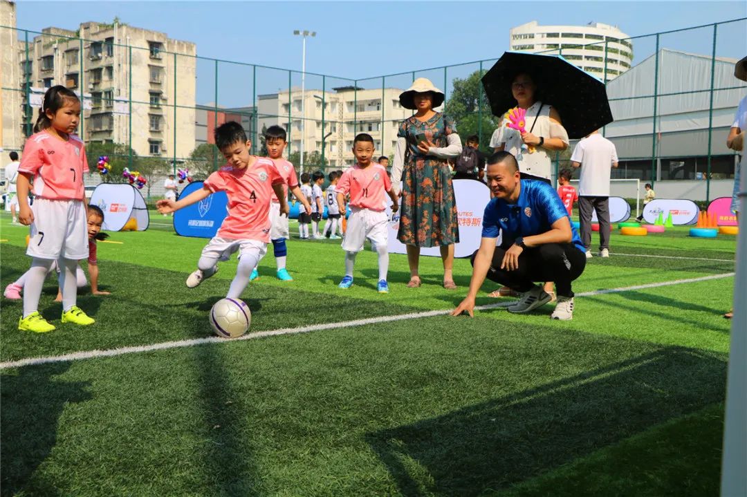 少儿足球新计划嘉年华主题活动,幼儿园足球嘉年华圆满结束