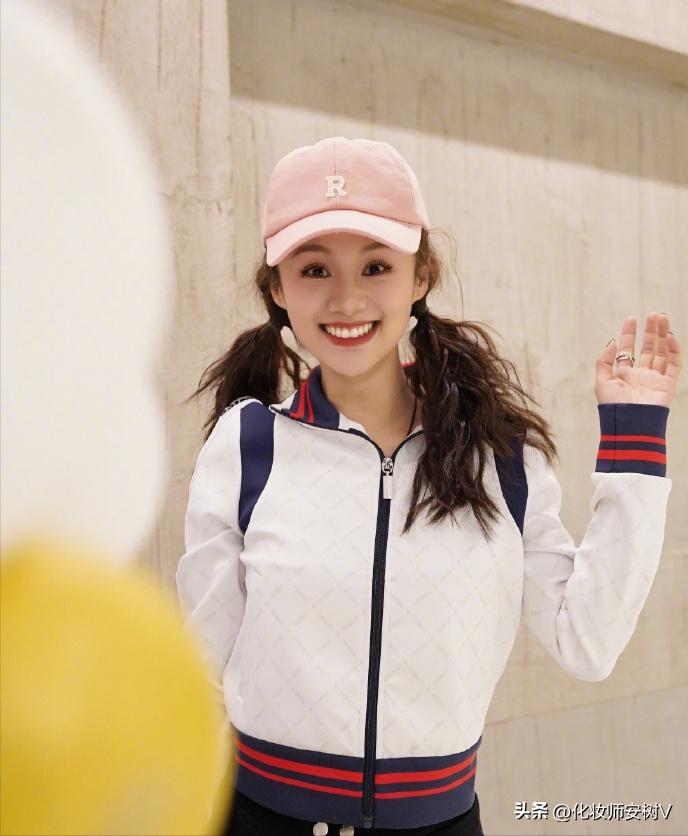 当了妈仍是“少女脸”的女星，我只服这4位，打扮低调但气质清纯