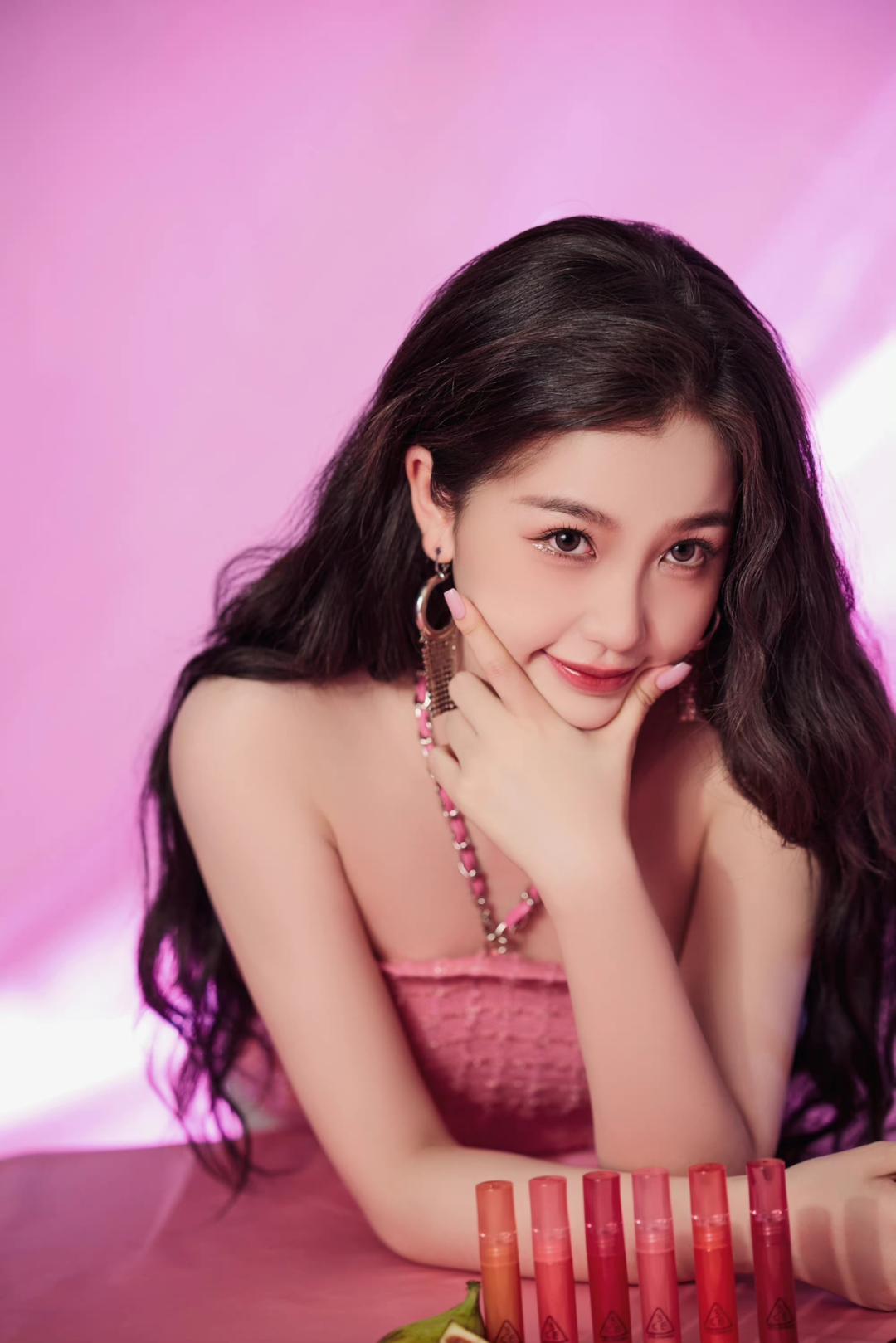 虞书欣圆脸变微脸的方法,虞书欣扁平脸改善