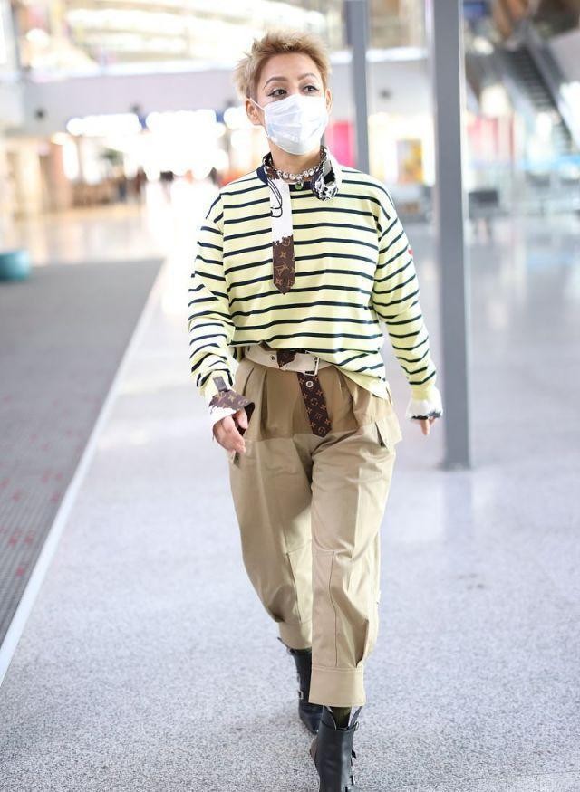 宁静大胆穿搭系列,48岁宁静的穿搭