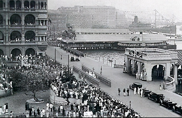 在香港,人们是怎么被文言文*脑洗**成“港独”的?