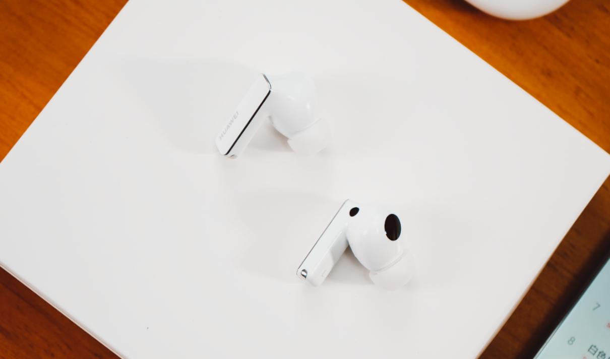 华为降噪耳机freebudspro怎么样,华为耳机freebudspro对比tws2e