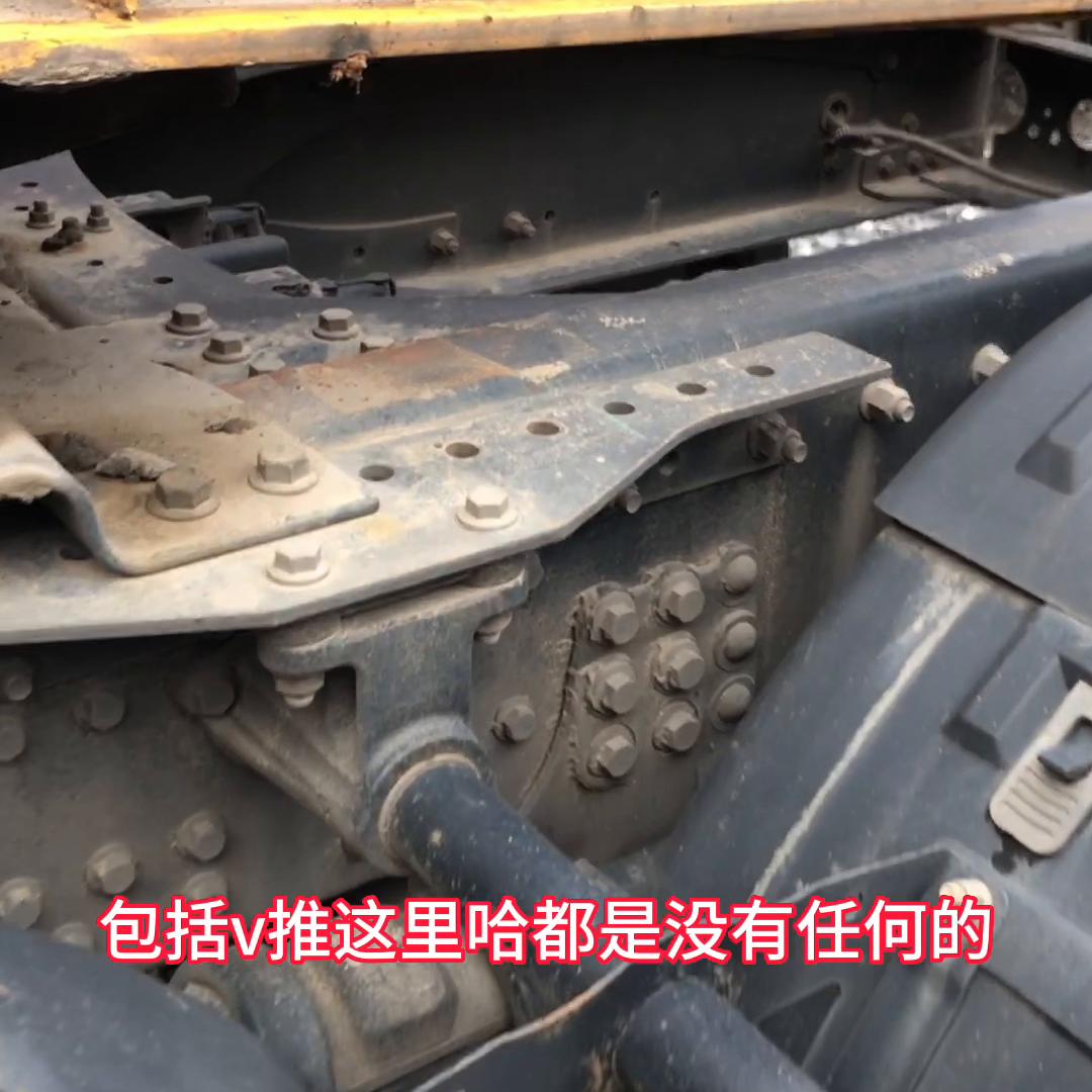 二手天龙牵引车600马力11万元,二手天龙kl牵引车450马力