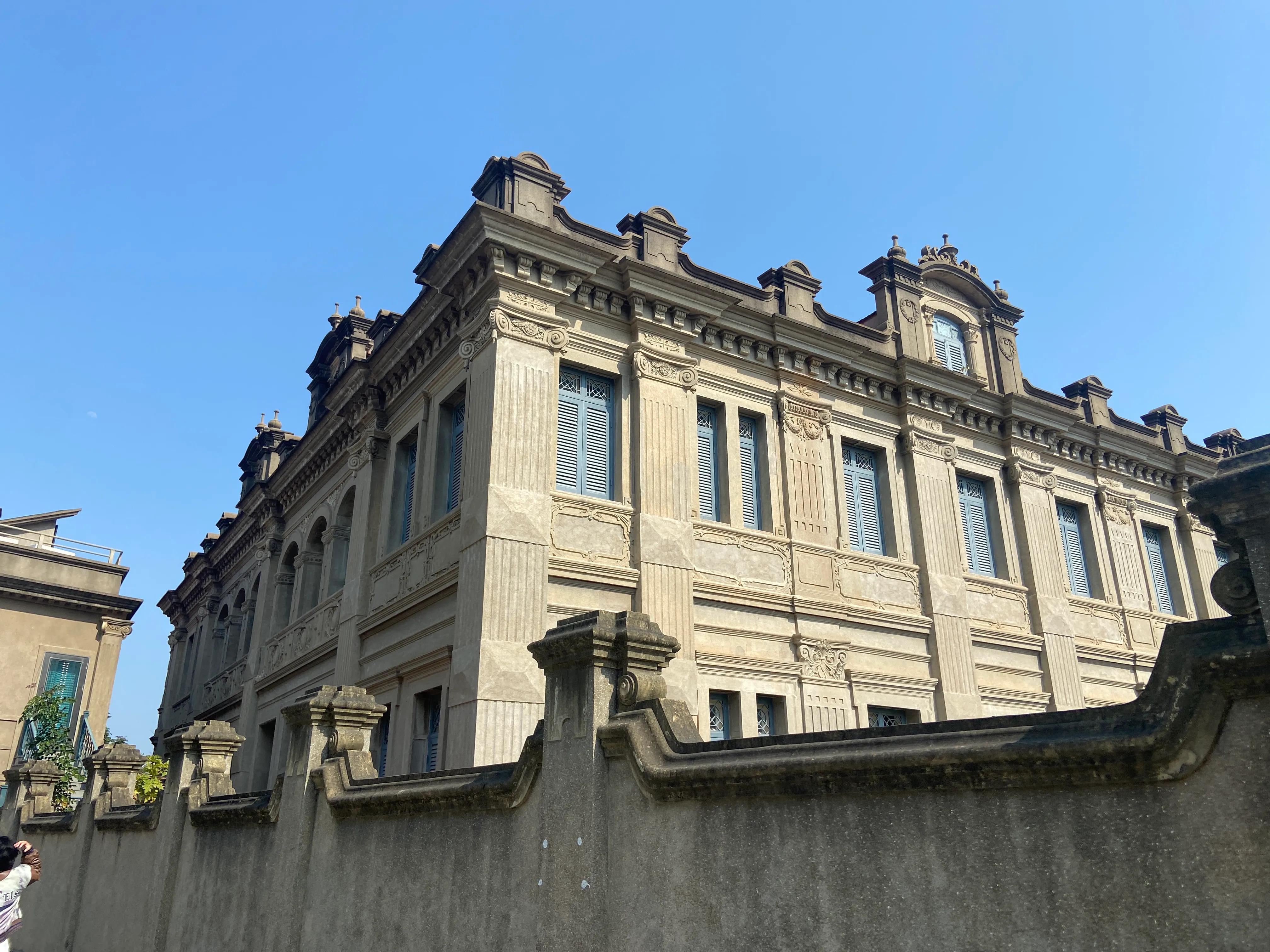 打卡厦门鼓浪屿，聊SP*级A**大四座混动凯捷