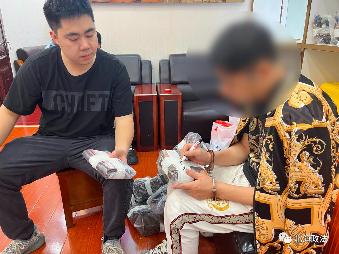 上海警方破获特大奢侈品制假团,上海警方抓获假冒奢侈品案