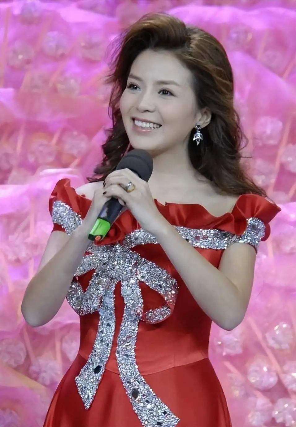 朱迅家里做饭,朱迅一家三口照顾瘫痪公公