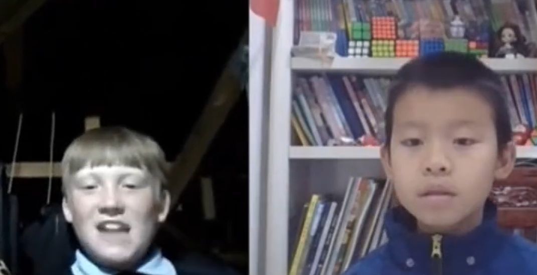 大一女生宿舍创业做美甲挣生活费,大学生在寝室开美甲店收入多少