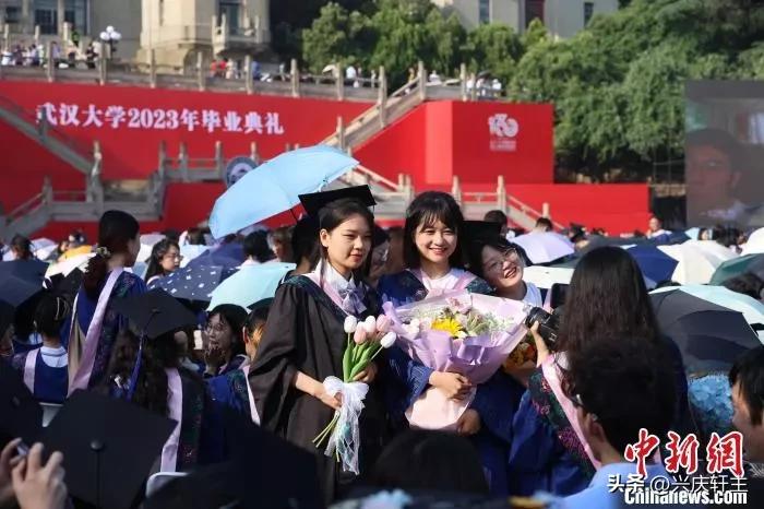 为这所大学点赞！那年那地那校，疫中的那批毕业生成为最幸福的人