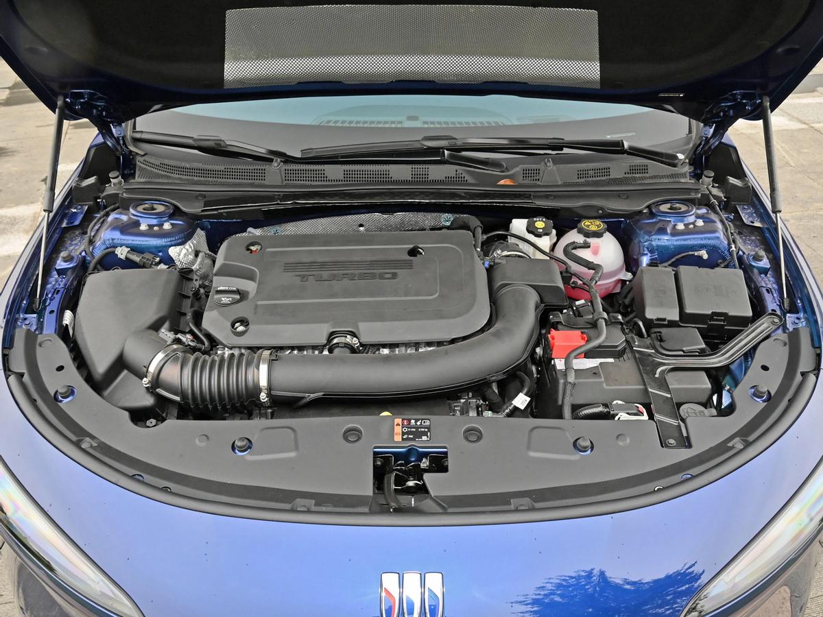 别克君越顶配2020款测评,外观内饰升级车