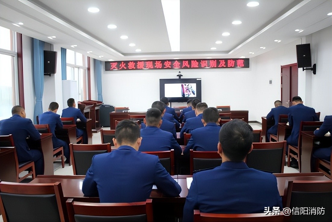 消防十二时辰丨记录蓝朋友的一天记录每时每刻的满分生活