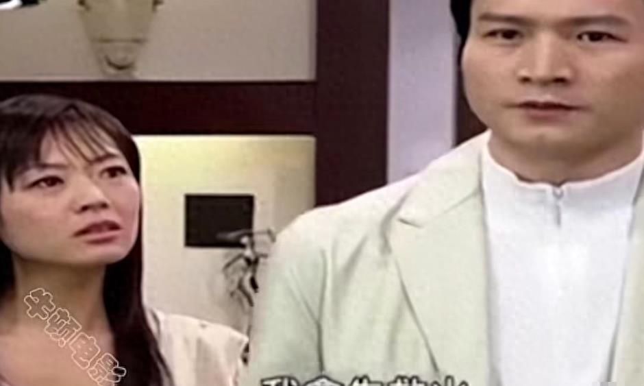 狂野诱惑！超辣女王舔刀瞬间！