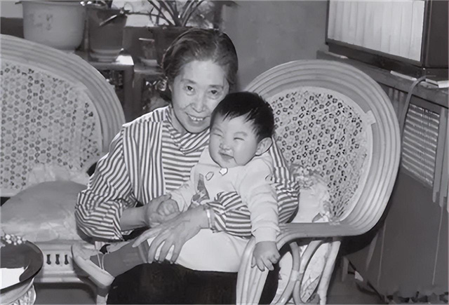 2006年王光美临终之际，子女问她还有何未了心愿，王光美：花明楼