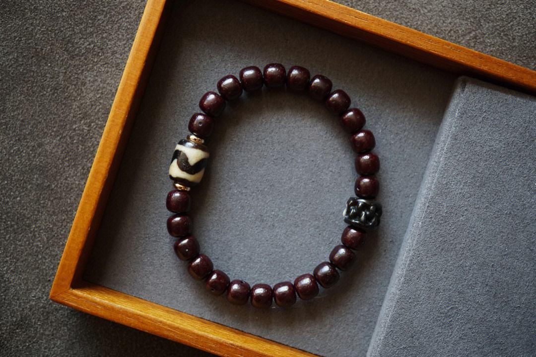 文玩手串有哪些讲究,各种文玩手串的穿法