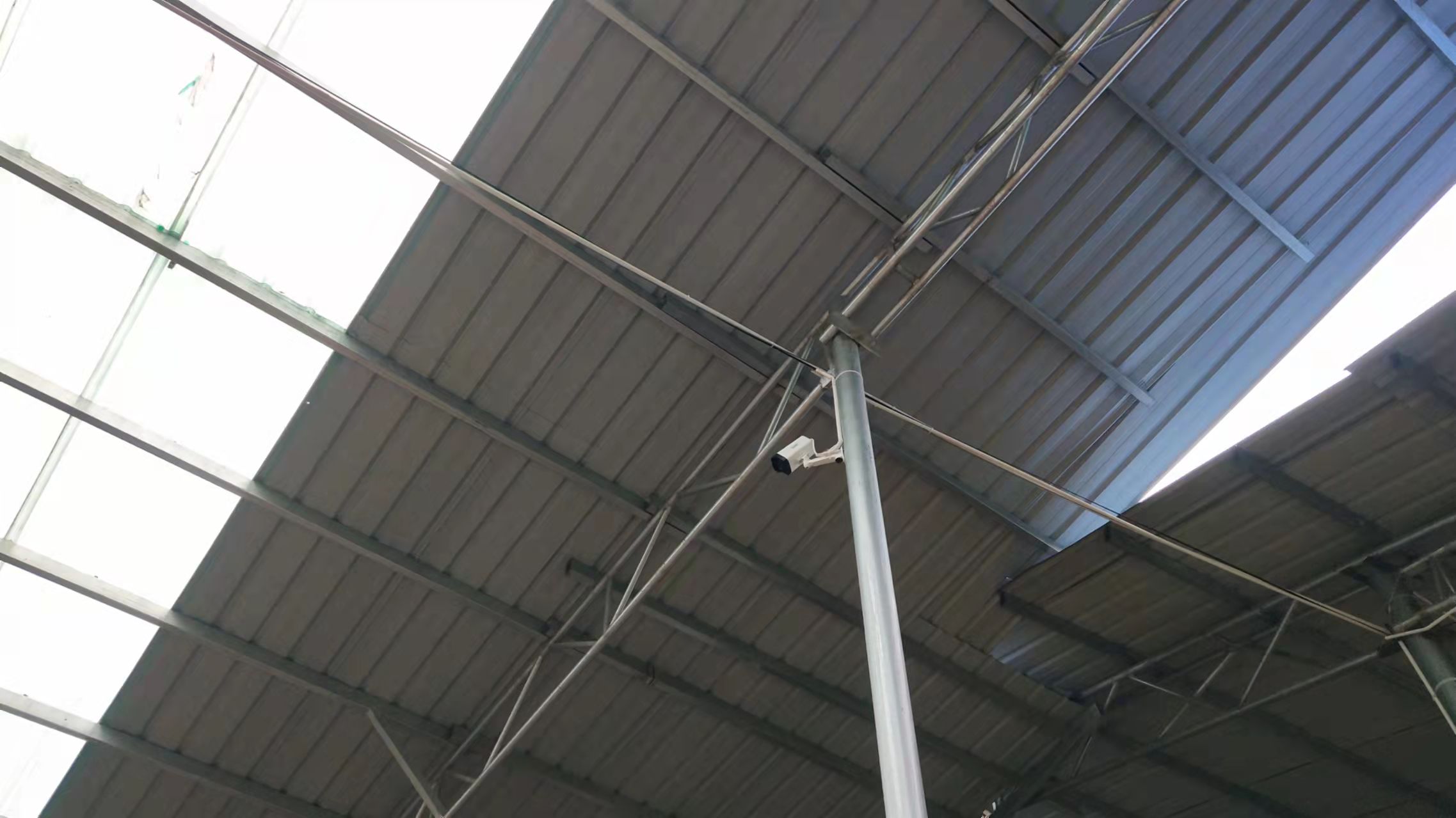 安装30个摄像头需要哪些设备,装50个摄像头方案