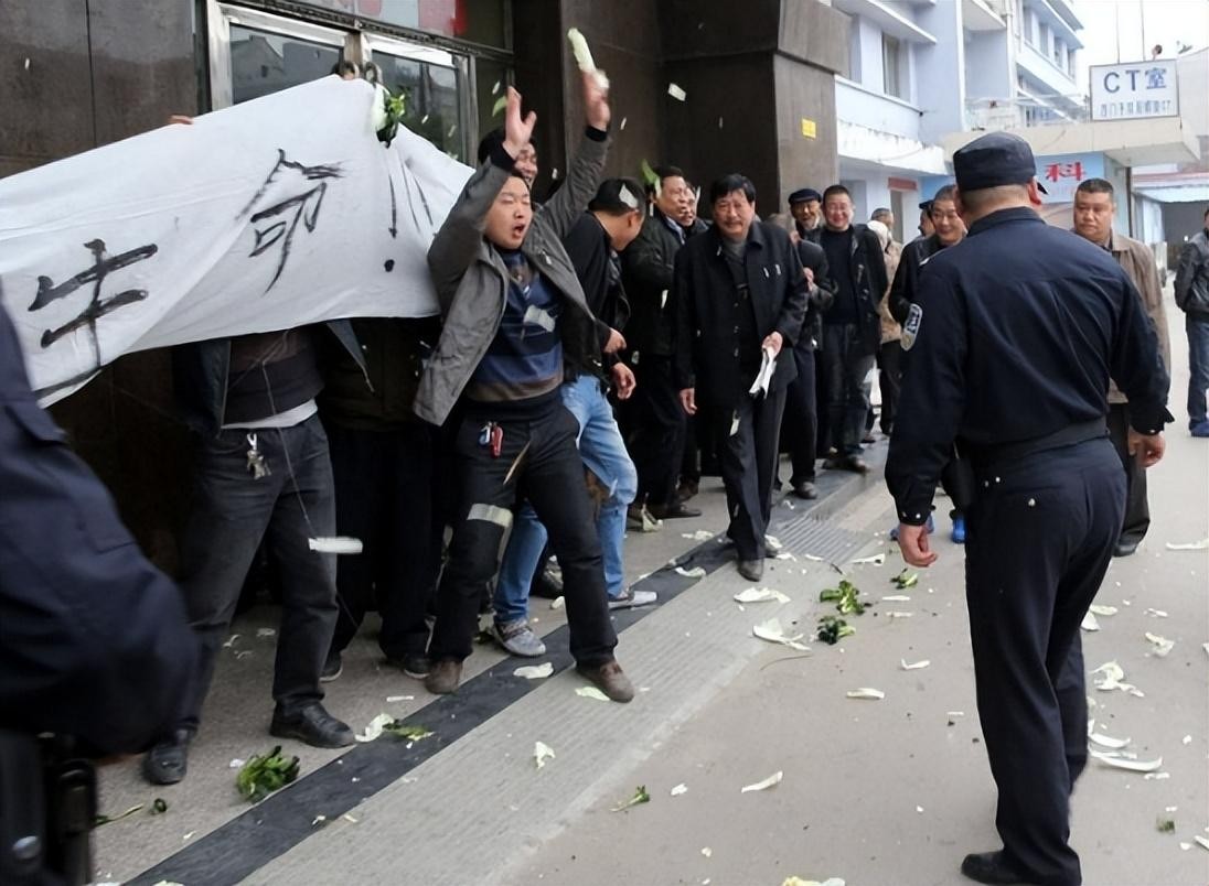 深圳女子肛科检查,深圳女患者到肛肠科检查案件