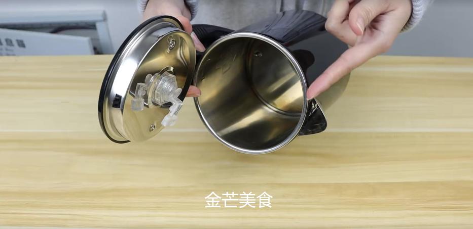 一般废旧电水壶有哪些妙用,生活小窍门家里废旧的电热水壶