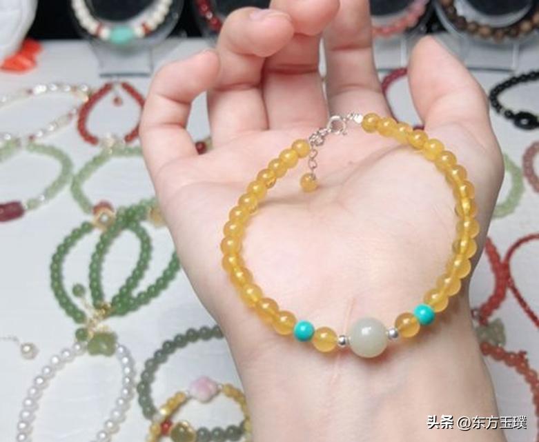 蜜蜡要怎么戴才美,蜜蜡适合夏天还是冬天戴