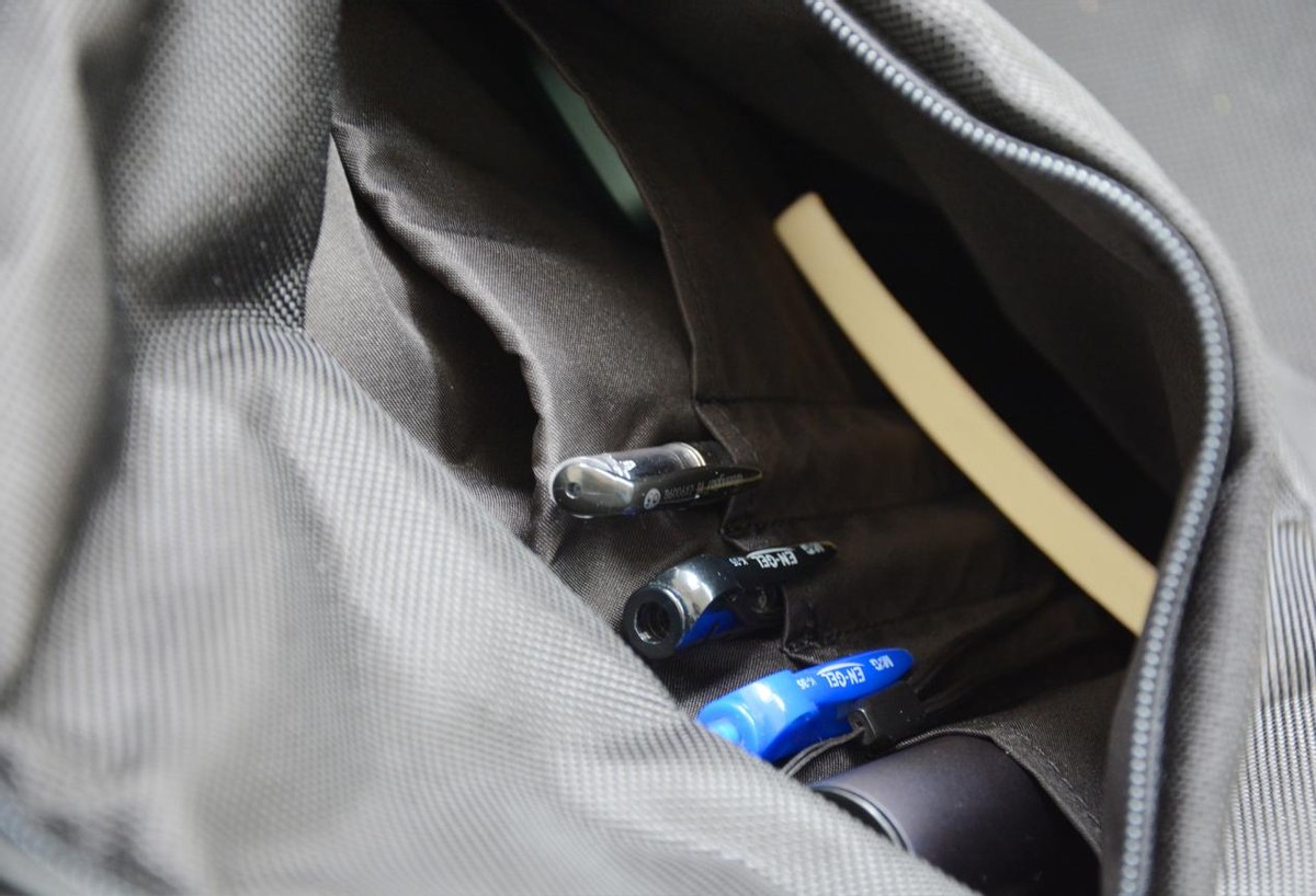 享受轻奢的都市出行，INCASECity商务通勤包让收纳变得更高效