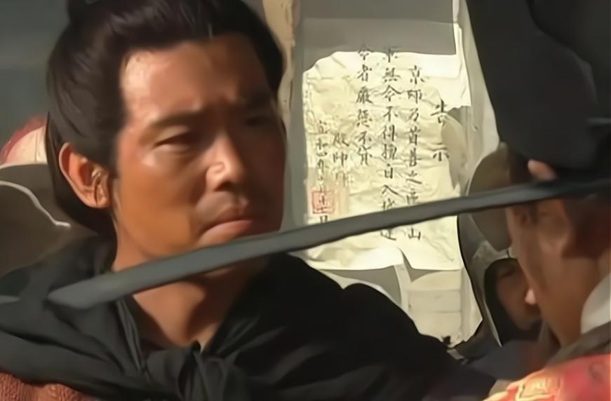 梁山108将为何结局那么凄惨？你看宋江在招安前后，干了2件什么事