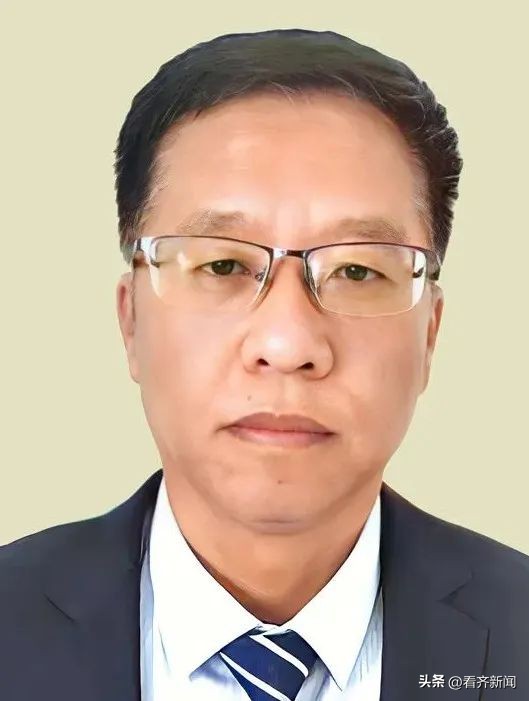 榻愰綈鍝堝皵琛℃按绉佺珛楂樹腑,榻愰綈鍝堝皵琛℃按楂樹腑