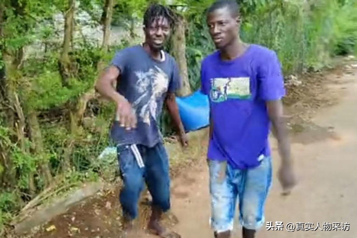 我25岁被外派到塞拉利昂，这里女多男少，一夫多妻，女人地位很低