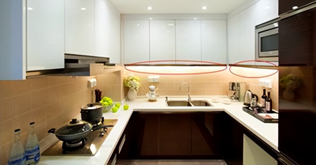 厨房间漏水找不到漏水点,厨房漏水怎么检测漏水的位置