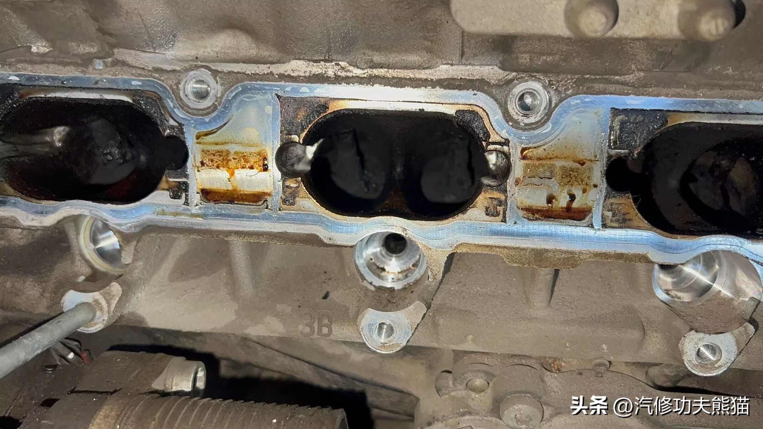 2017款大众迈腾10万公里烧机油,十年的迈腾怎么样后期维修费用